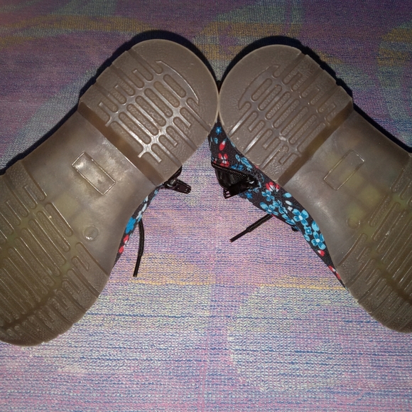 Girls Blue and Red Flower Boots - Picture 2 of 4